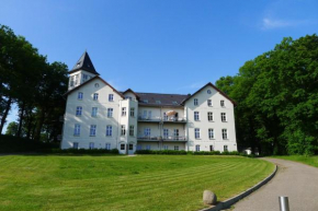 Jadgschloss zu Hohen Niendorf, Bastorf